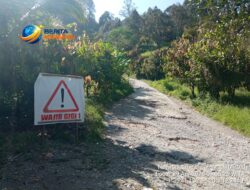 Jalan penghubung desa Toro butuh perhatian Pemerintah secara serius.